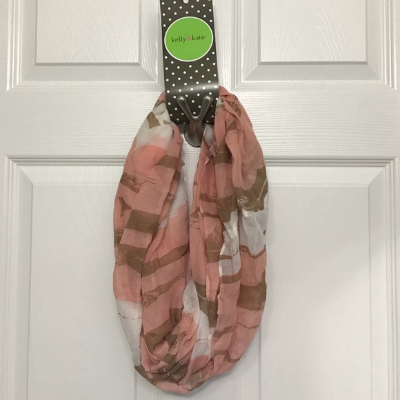 Kelly & Katie Accessories - Infinity scarf